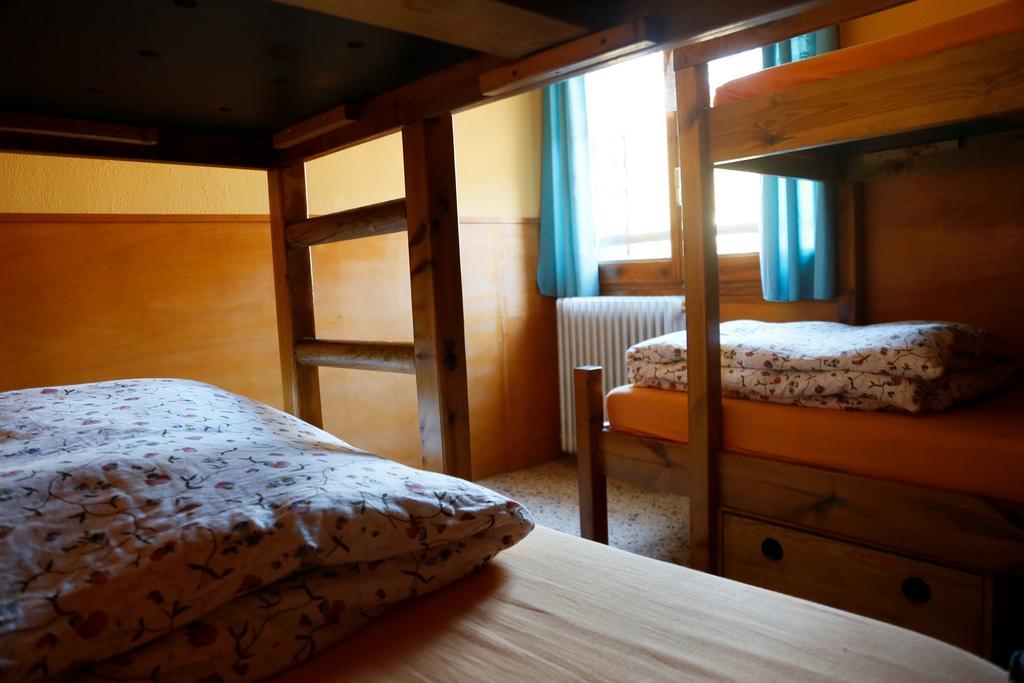 La Closa Hostel Castellar De N'Hug Zewnętrze zdjęcie