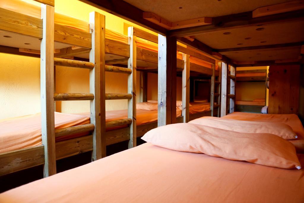 La Closa Hostel Castellar De N'Hug Zewnętrze zdjęcie