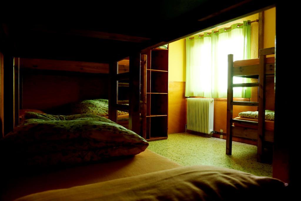 La Closa Hostel Castellar De N'Hug Zewnętrze zdjęcie